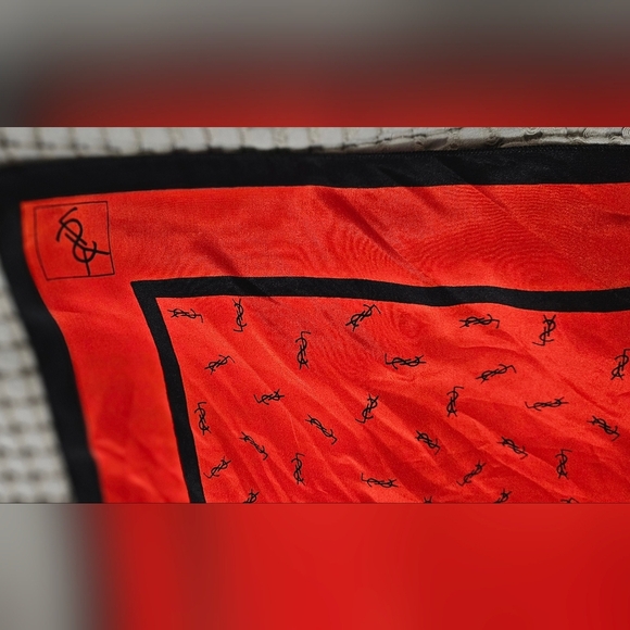 YVES SAINT LAURENT YSL Vintage Large Silk Scarf Signed Logo Red/Black.34" Square - Picture 7 of 11